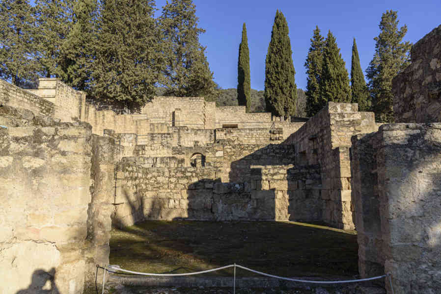Córdoba - conjunto arqueológico Madinat al-Zahra o ciudad califal de Medina Azahara 20.jpg